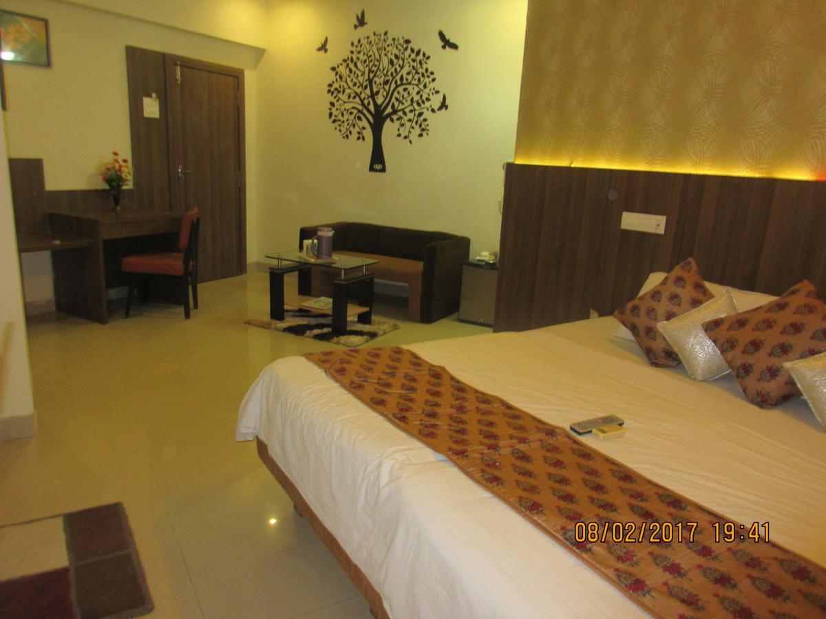 Hotel Panchratna Panvel Luaran gambar