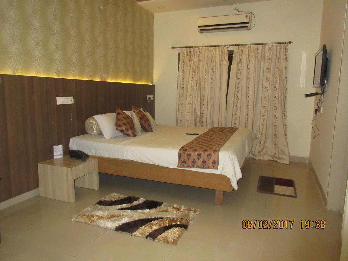 Hotel Panchratna Panvel Luaran gambar